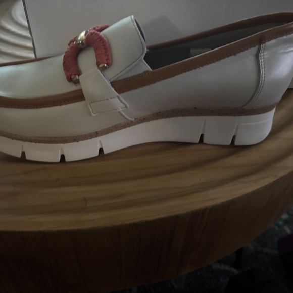 3 pairs of women’s size 10 1/2-11 shoes - Picture 9 of 12